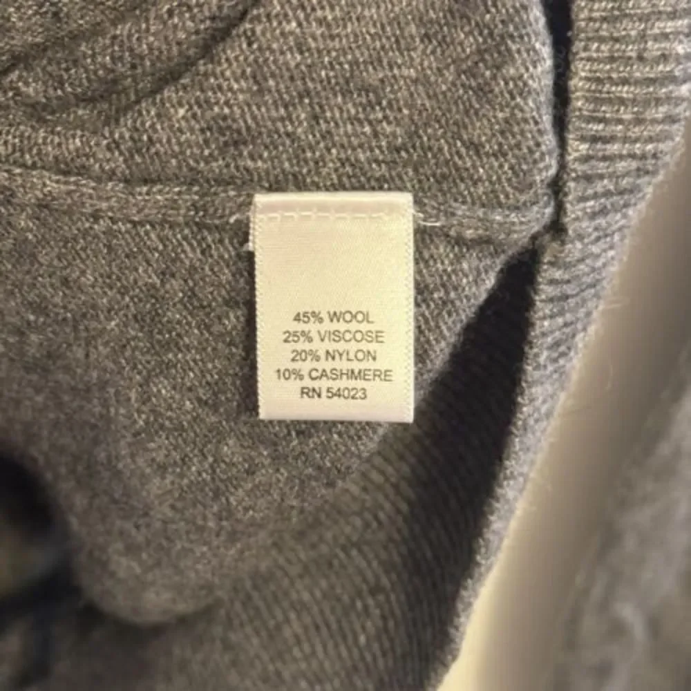 Banana Republic Men’s XL Gray Long Sleeve Sweater Italian Yarn‎